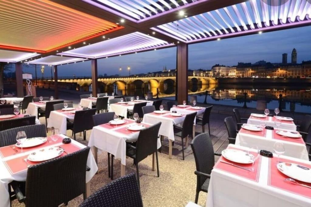 Sejour Detente Au Coeur De Macon Spa,Cine,Bouteille Offerte Buitenkant foto