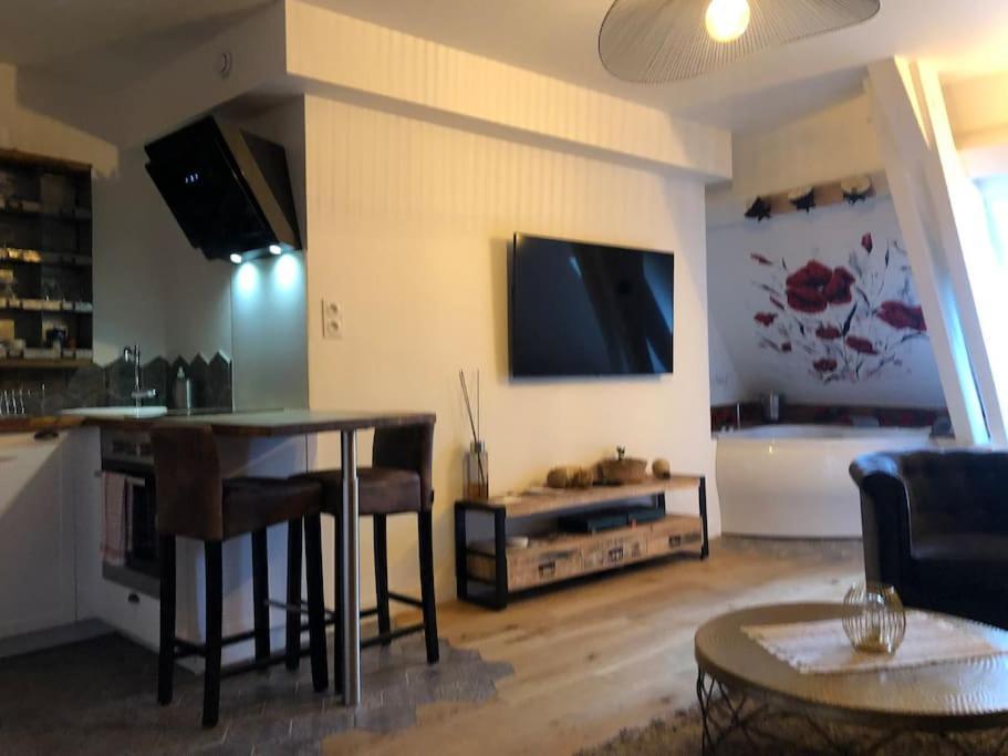Sejour Detente Au Coeur De Macon Spa,Cine,Bouteille Offerte Buitenkant foto