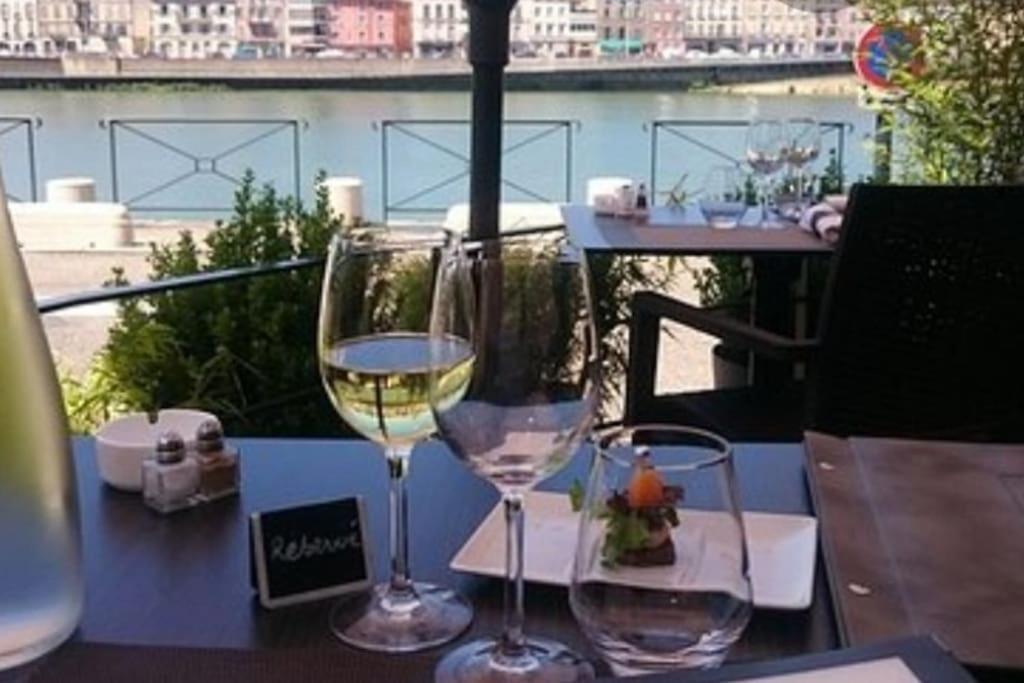 Sejour Detente Au Coeur De Macon Spa,Cine,Bouteille Offerte Buitenkant foto